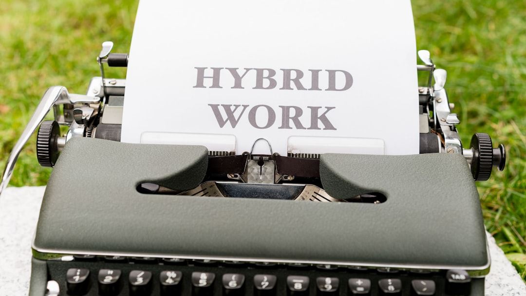 Strategic Advantages of Implementing Hybrid Cloud Solutions for US Businesses in 2024