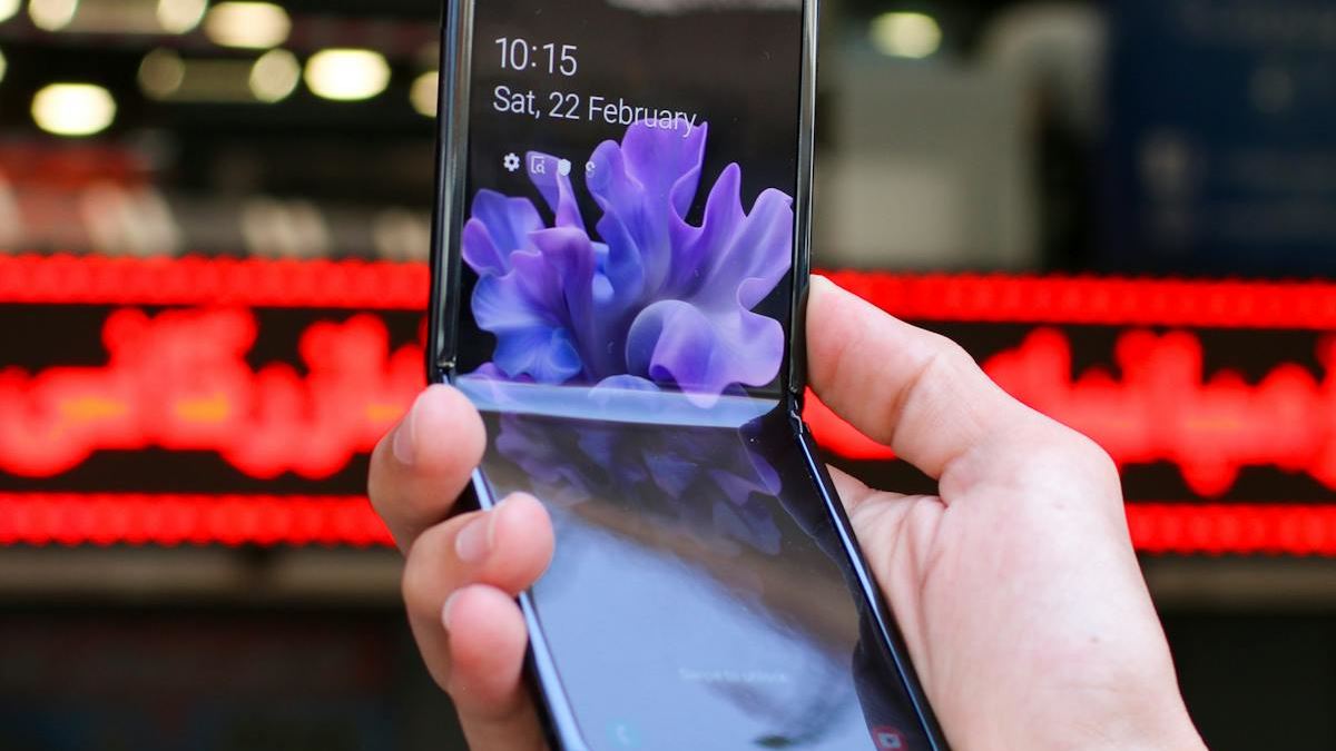 The Impact of Samsung Galaxy on the American Smartphone Market: Trends, Performance, and Consumer Choice