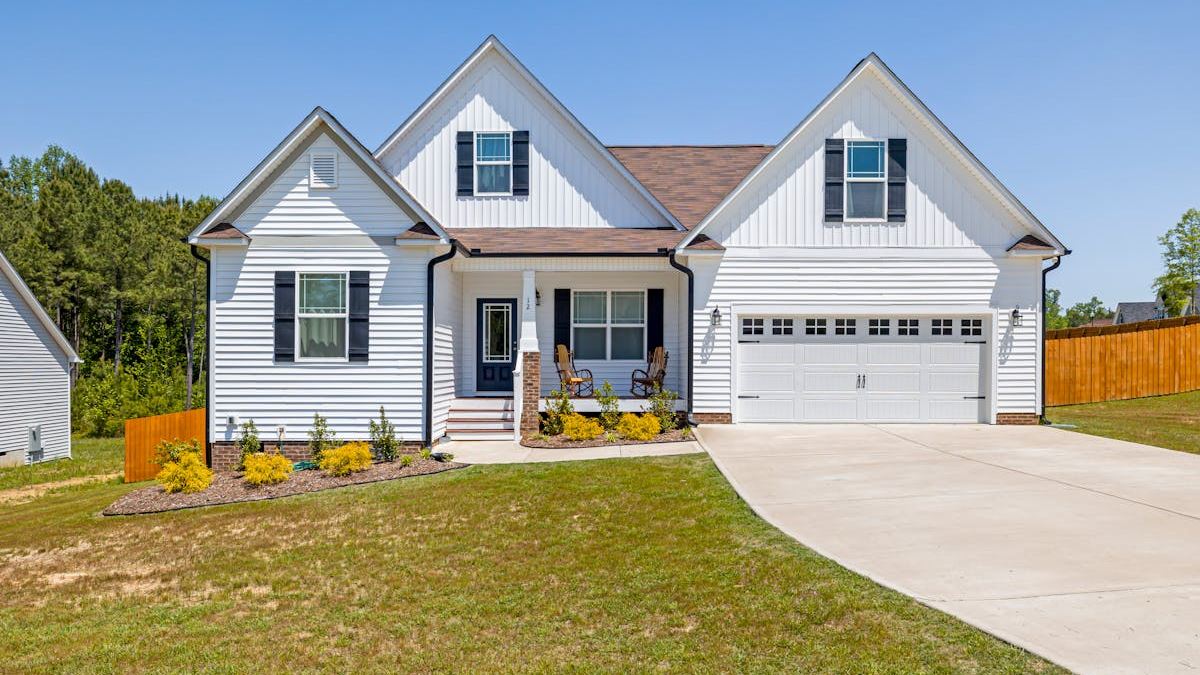 Navigating the Top Challenges in Garage Door Service Local Markets Across the United States