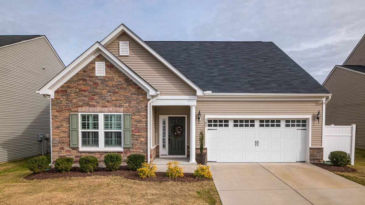Finding the Best Garage Door Fix Near Me: How to Choose the Right Professional for Your Needs