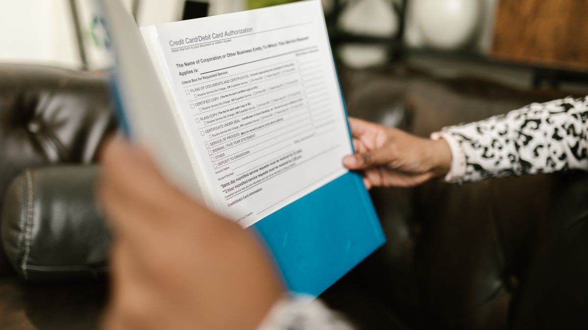 Applying for a Bank Account in the US: A Strategic Approach for Different Needs and Backgrounds