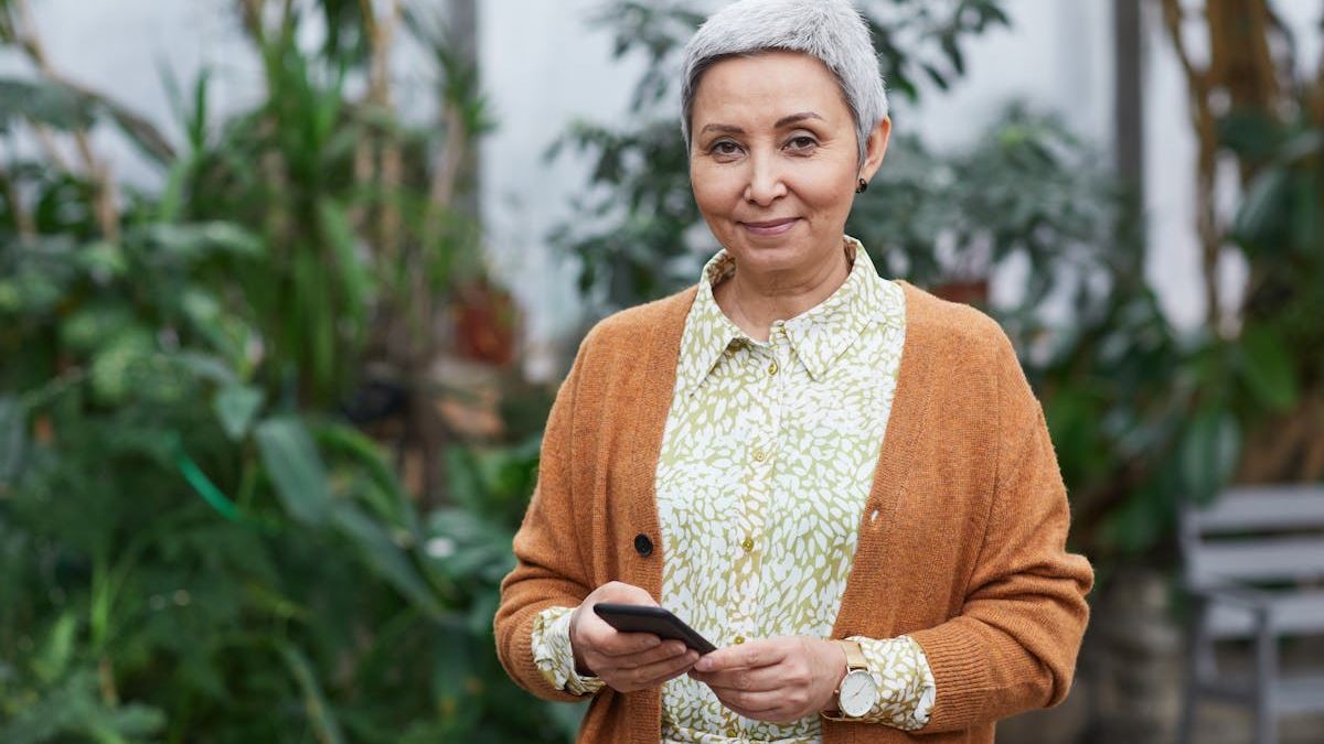 Enhancing Safety and Communication: The Importance of Prepaid Phones for Elderly Americans