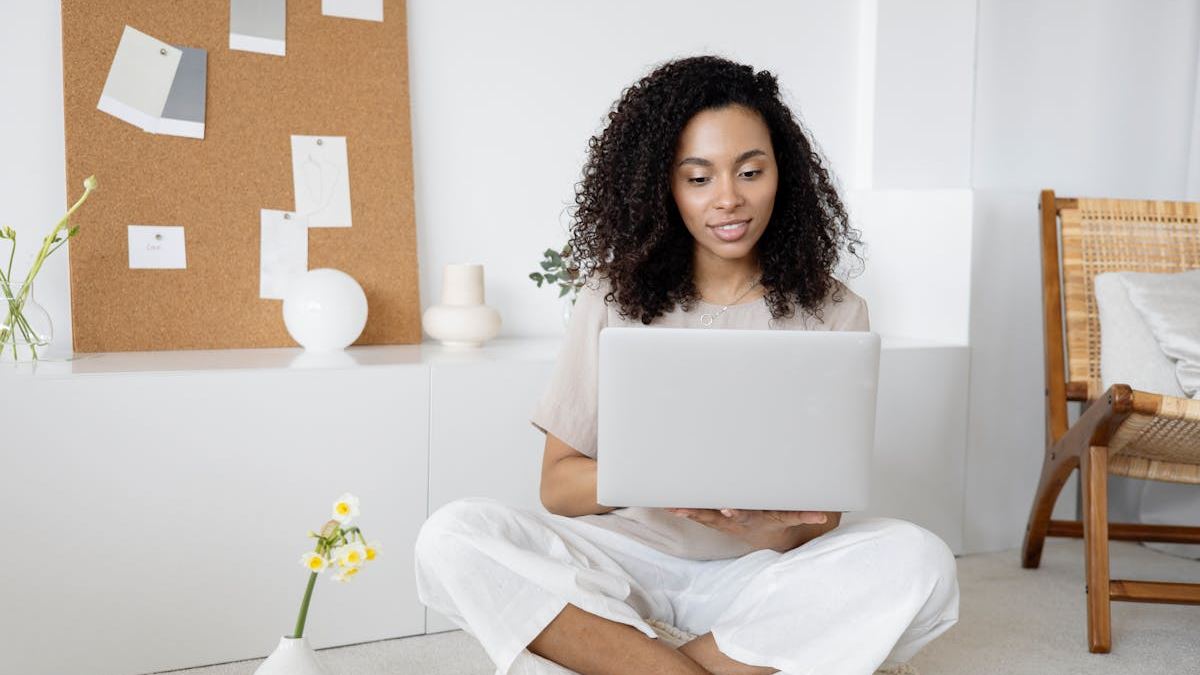 Strategic Advantages of Hybrid Cloud Computing for Small Business Growth in the U.S.