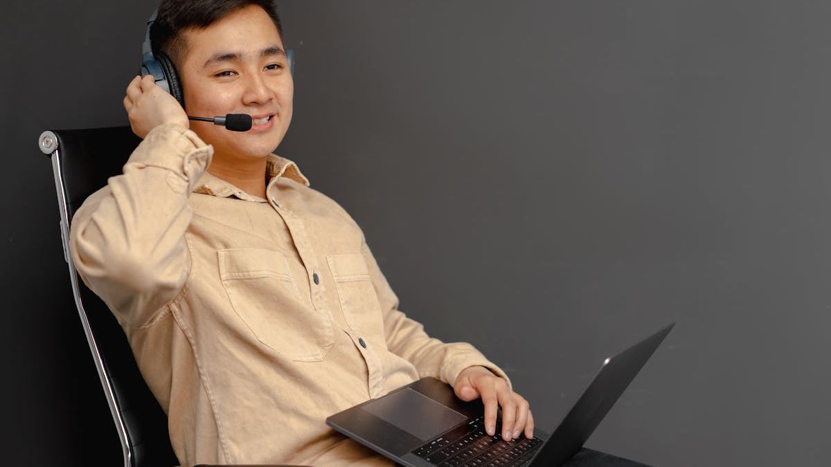 Comprehensive Examples of Cloud-Based Call Center Phone Systems for U.S. Companies