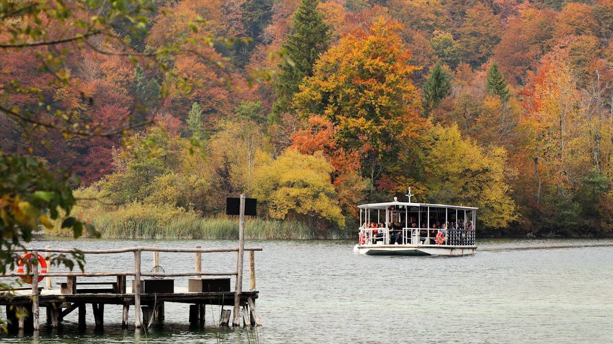 The Ultimate Guide to Determining Used Boat Values in the United States: Expert Tips and Market Insights