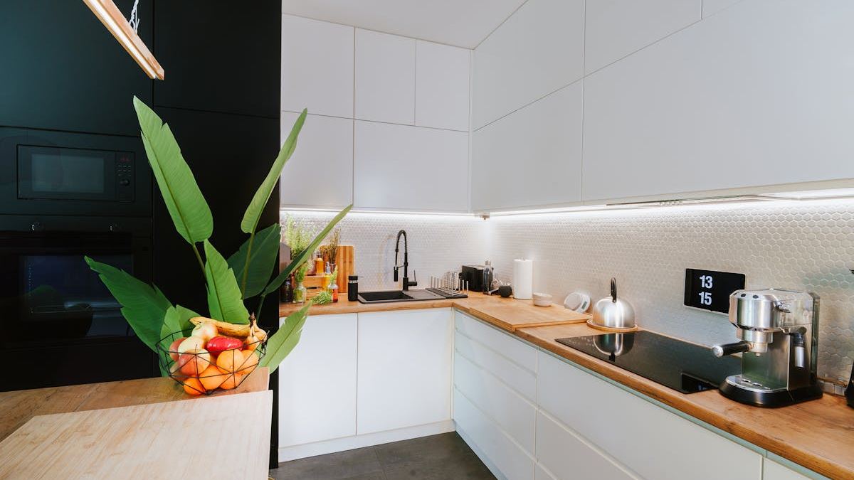 Innovative Trends in Kitchen Remodeling: Modern Designs and Smart Technologies for 2024