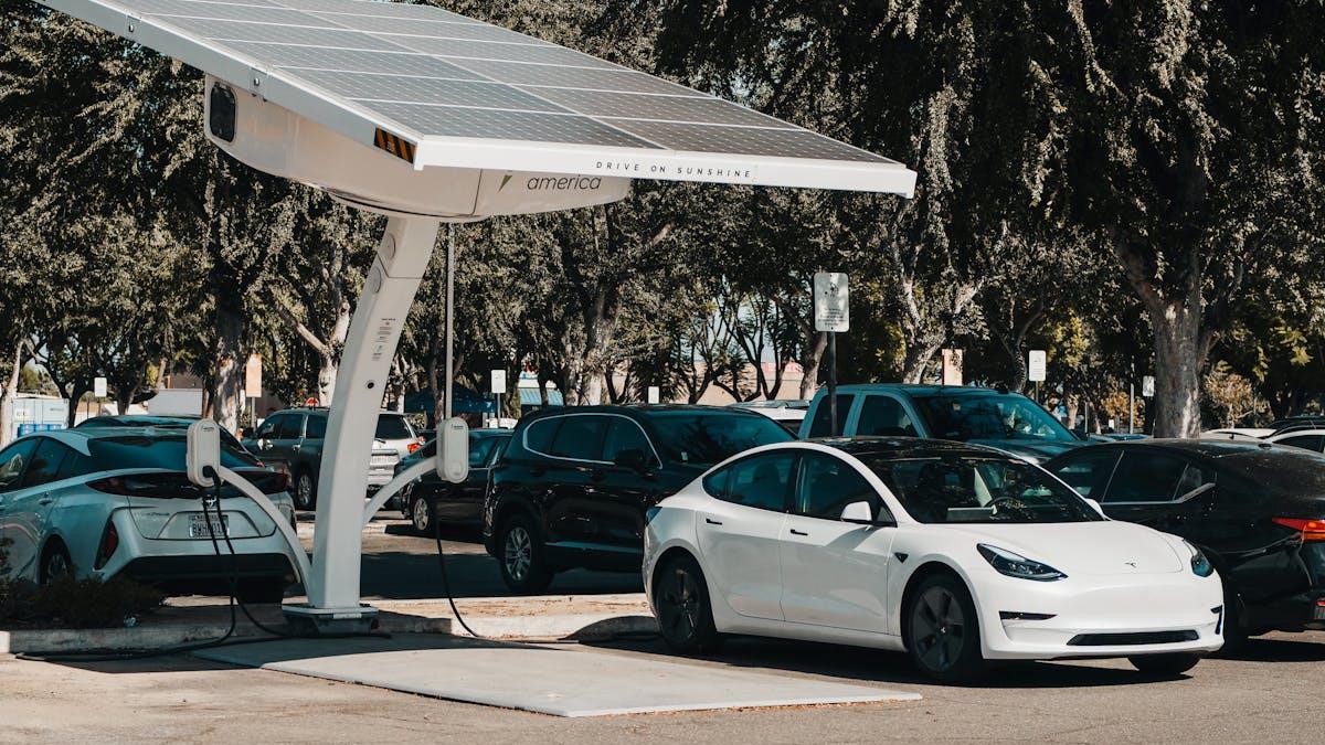 How Edmunds Car Leads the Charge: Your Comprehensive Guide to Electric and Hybrid Vehicles in America