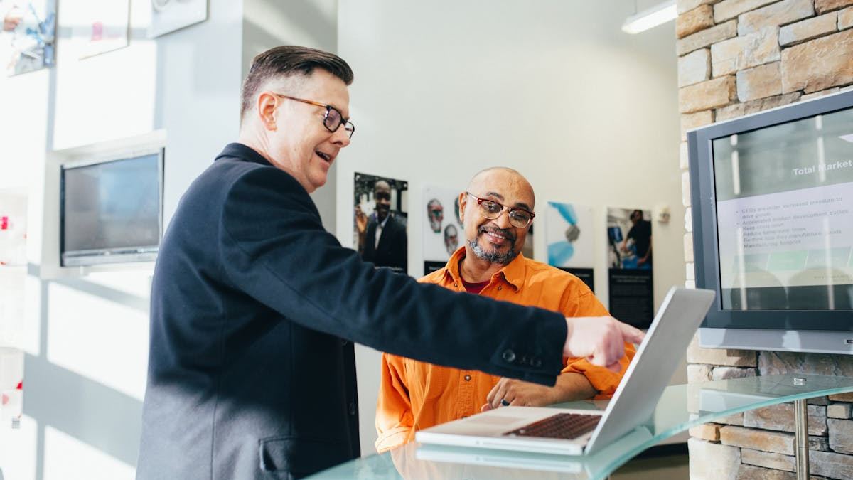 Crafting Impactful Strategic Marketing Plans in the Digital Age