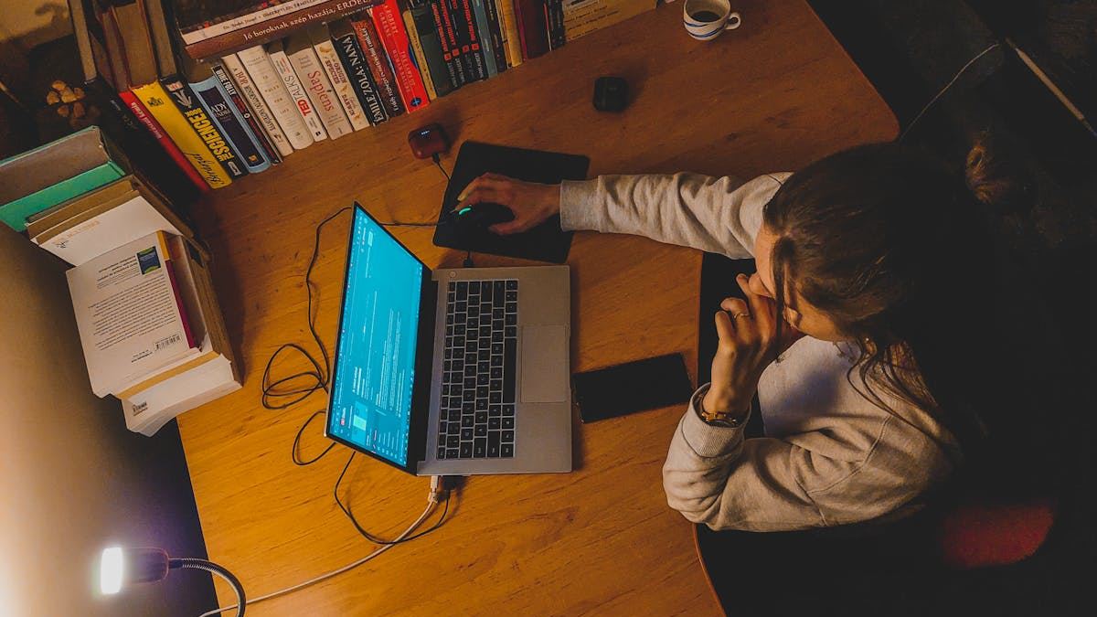 Navigating Your Career Path with Online MBA Programs: Opportunities, Challenges, and Strategic Choices in the United States