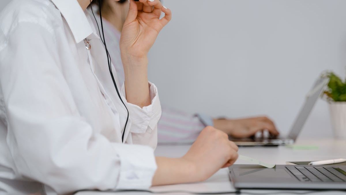 Why Help Desk Software Is a Game-Changer for Small Business Growth