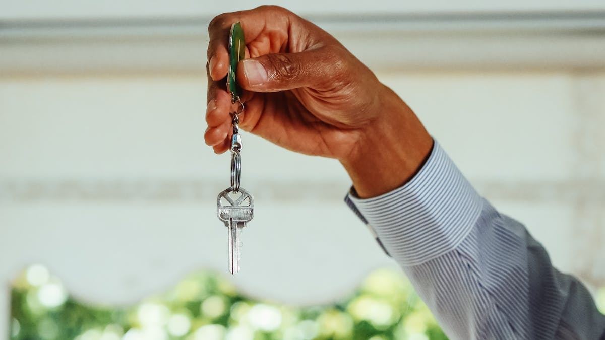 How to Budget for Garage Doors Prices: Tips for Homeowners in the United States
