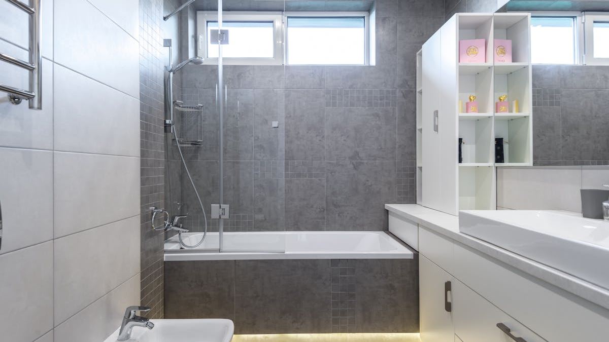 The Complete Guide to Choosing Professional Bathroom Remodelers: From Planning to Delivery