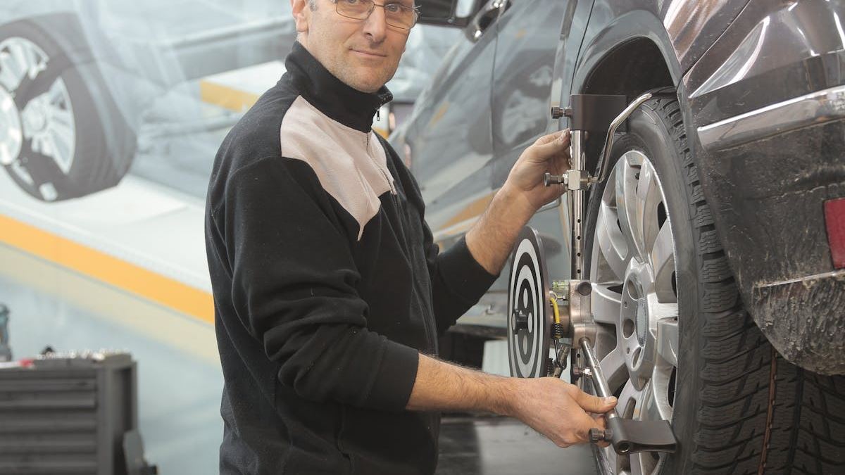 Top Strategies to Find the Technician Best Residential Garage Doors Service in Your Area