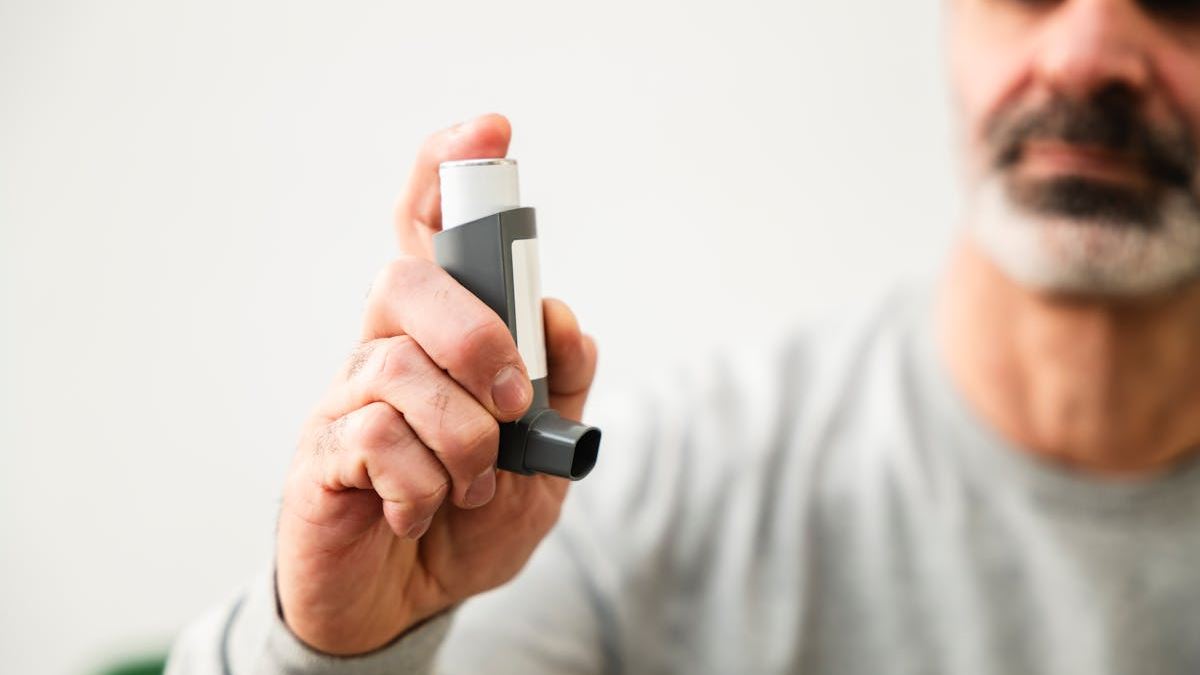 Recognizing and Understanding Bronchitis Symptoms: Your Essential Guide to Respiratory Health