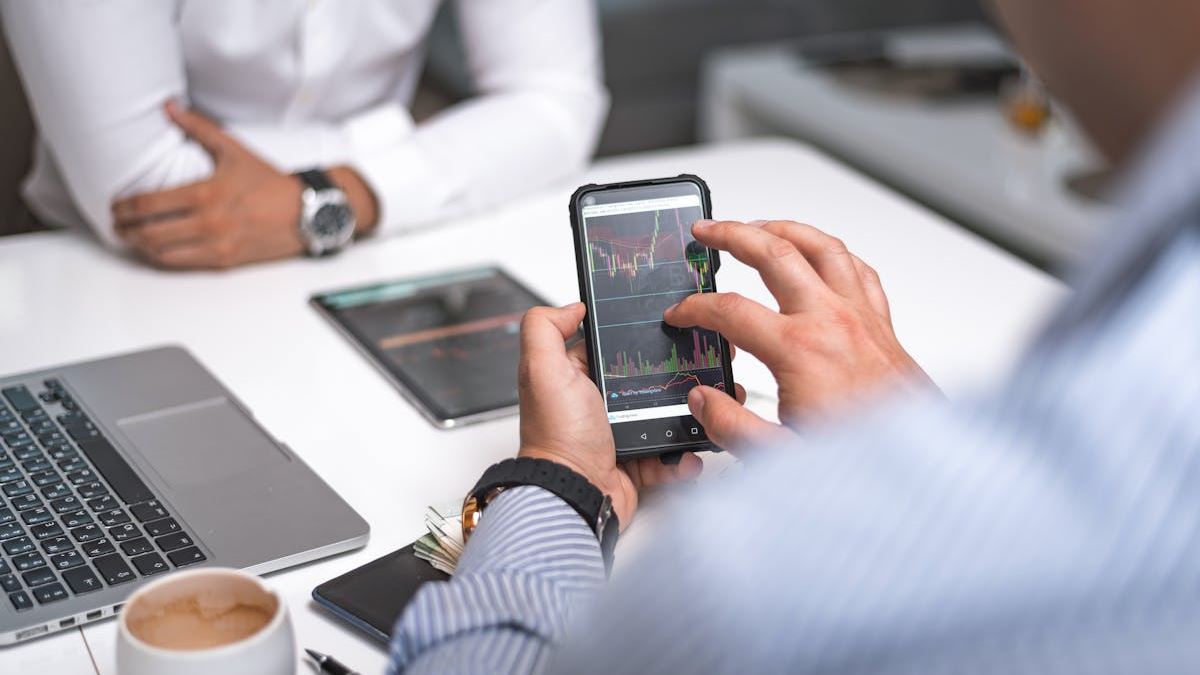 Harnessing Data in Online Advertising: Strategies for Smarter Campaigns in the U.S.